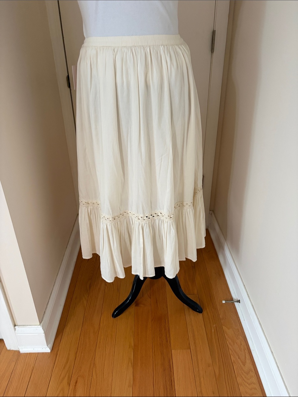 LC Lauren Conrad Cream Tiered Midi Skirt